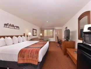 Best Western Grande River Inn & Suites Clifton Room photo
